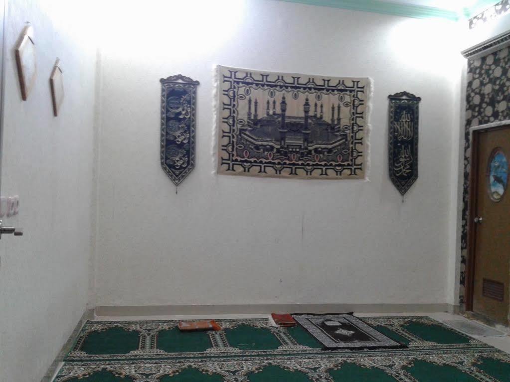 Eljie Hotel Syariah Gorontalo Exteriör bild