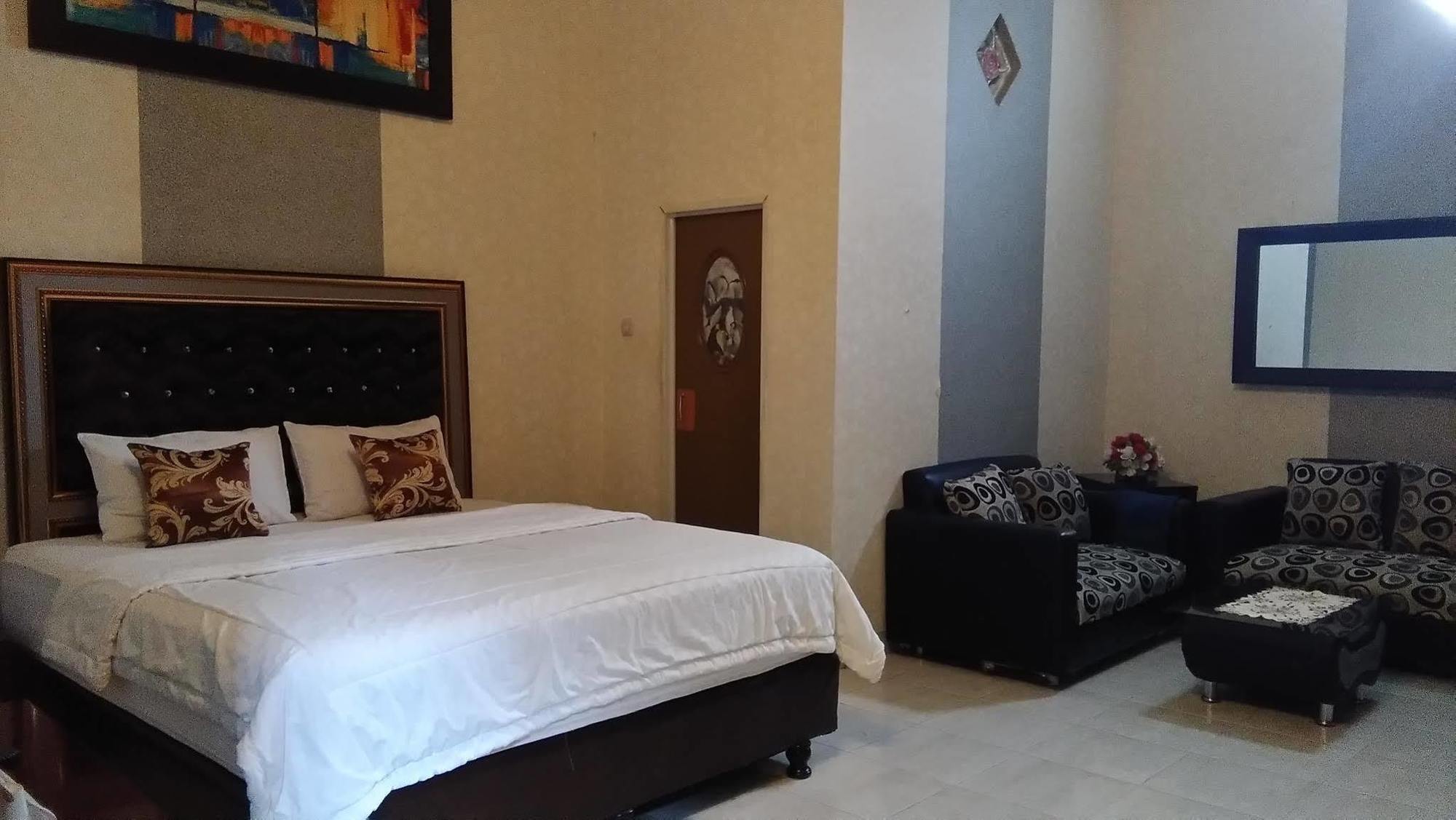 Eljie Hotel Syariah Gorontalo Exteriör bild